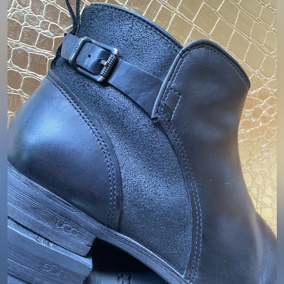 UGG Black Leather Demi Buckle Ankle Boot SZ 10 - Picture 8 of 15